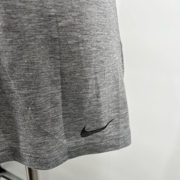 Nike Dri-Fit Breathe Sleeveless Training Top Ladies Size Medium - Picture 2 of 7